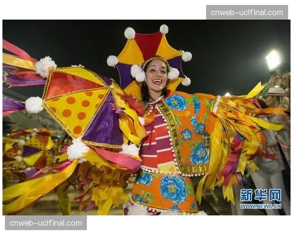 巴西观众高唱战歌，为祖国选手营造魔鬼主场氛围